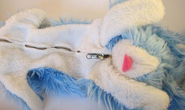 Range pyjama chien bleu